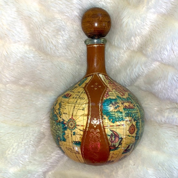 Vintage Italian genuine leather and wood bottle decanter - Picture 1 of 14
